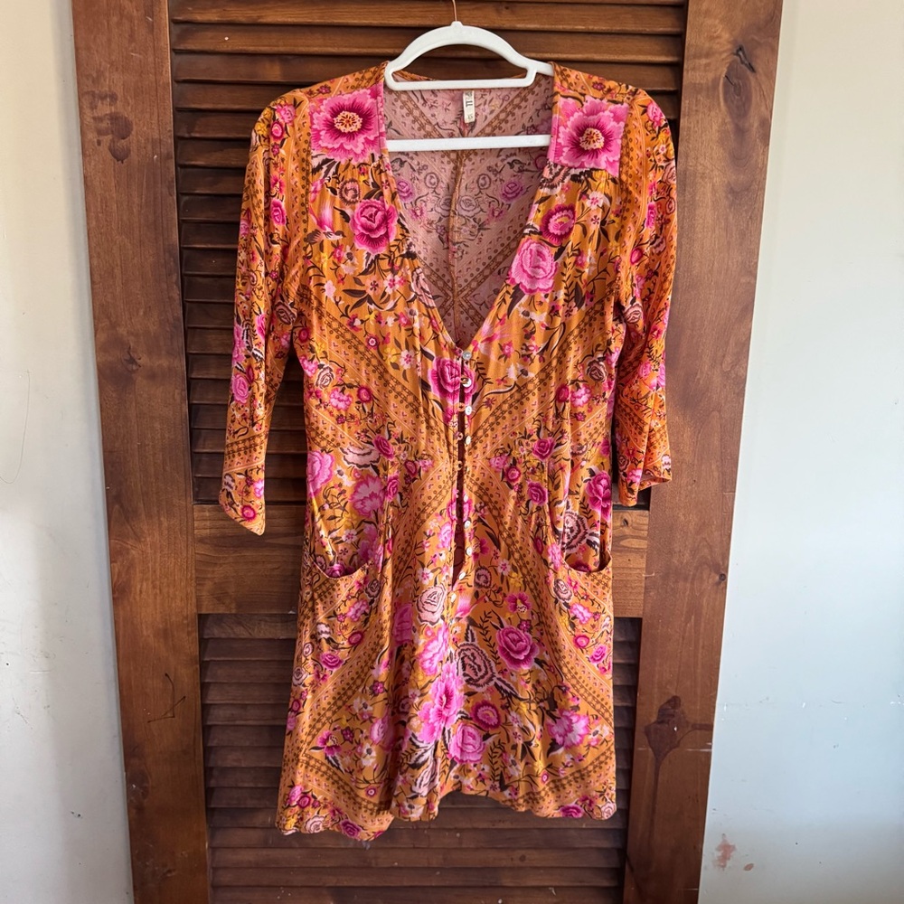 Highly sought after vintage spell! Size XS